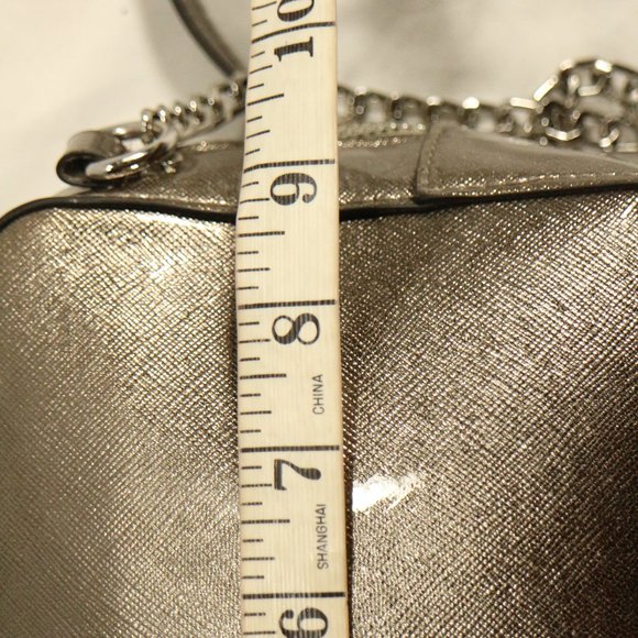 A NEW DAY Shiny Metallic Silver Patent Crossbody Camera Bag Purse - Picture 10 of 12